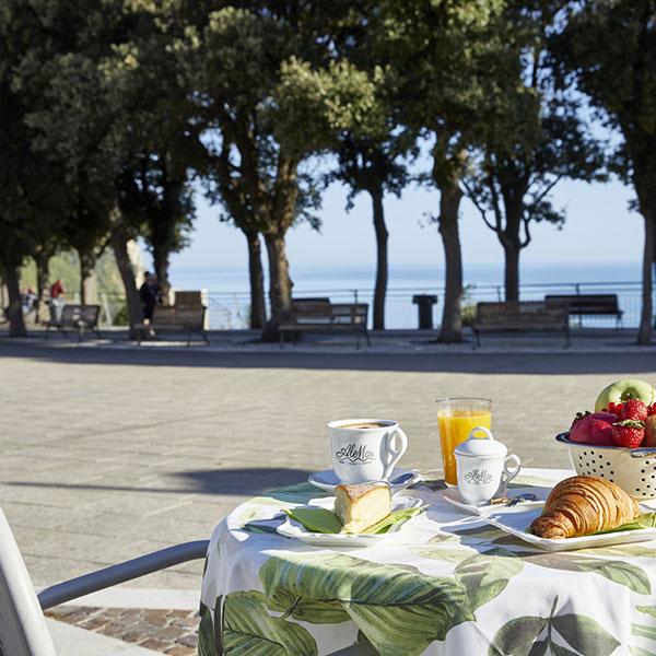 colazione piazzetta sirolo